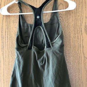 Lululemon tank-army green